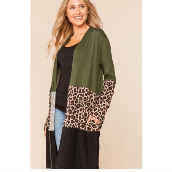 🔥$5🔥LEOPARD PRINT TWO TONE  SWEATER CARDIGAN - Picture 2 of 9